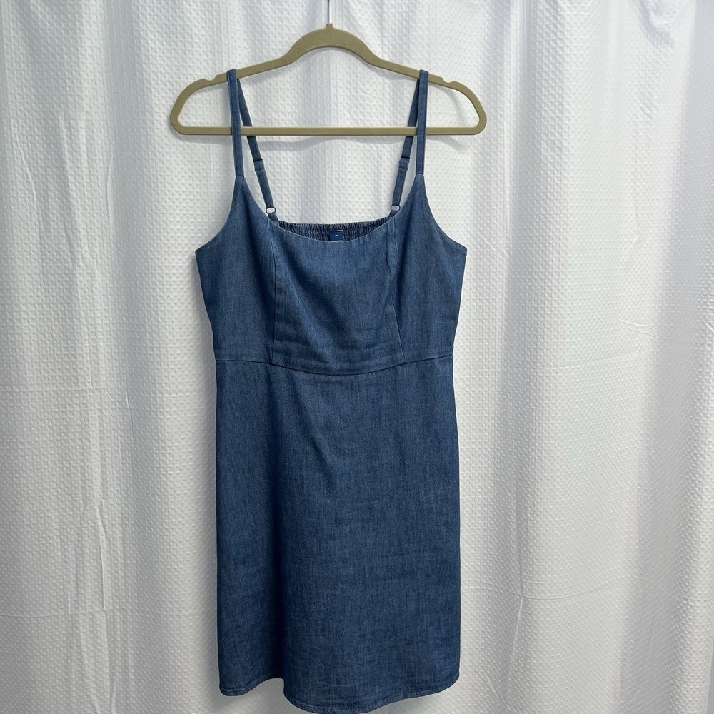 Old Navy Blue Denim Empire Waist Babydoll Mini Sundress Medium Pockets Smocked